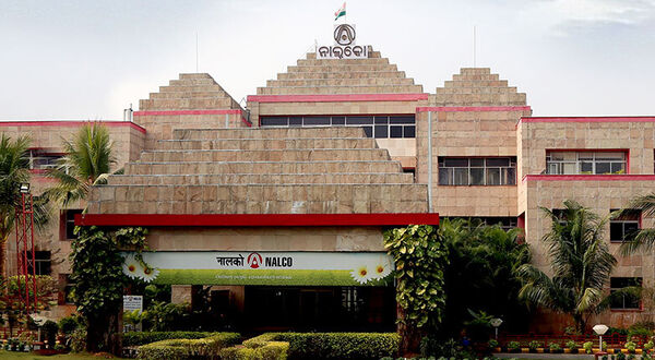 Nalco continues smelter expansion...but reconsiders alloy plant plan