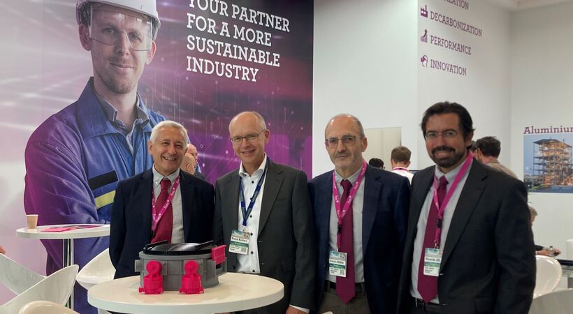 From left to right: Pablo Arribalzaga (Managing Director Europe, Fives North American Combustion), Arend Kusters (Plant Manager, Novelis Voerde), Marcos Ubiria (Field Service Manager Europe, Fives North American Combustion) and Ricardo Gil (Engineering Director Europe, Fives North American Combustion).