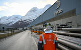 Hydro signs aluminium power contracts