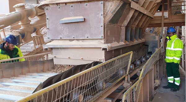 AUMUND supplies conveying solution for bauxite