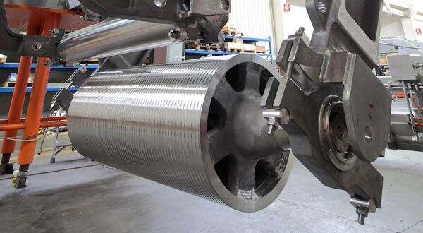 A complete set of precision, high-quality work rolls for an aluminium cold-leveller has been supplied for a producer, in Serbia